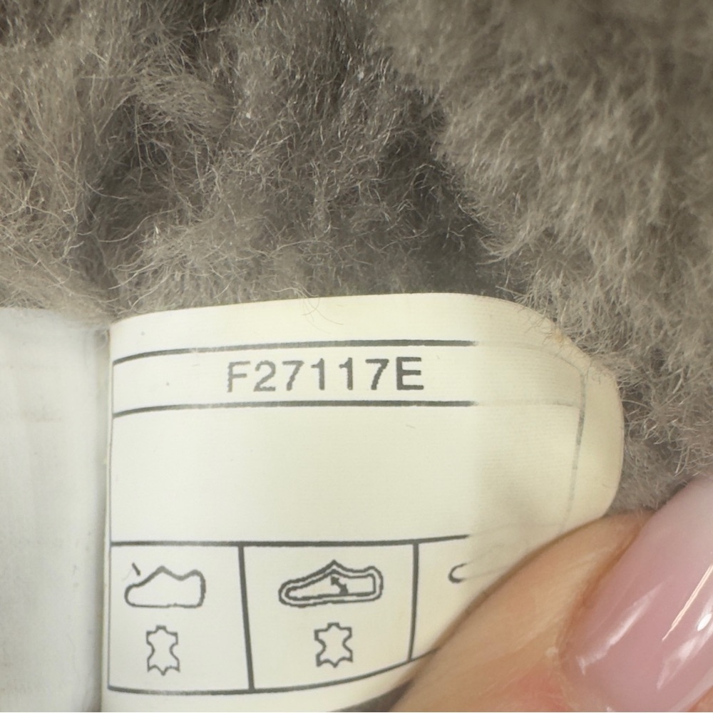 UGG Abela cris-cross grey furry sheepskin fluffy slippers sz 7 EUC - Picture 11 of 16